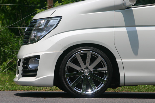 E51エルグランド後期ハイウェイスター用エアロパーツ E51エルグランド後期ハイウェイスター用エアロパーツ