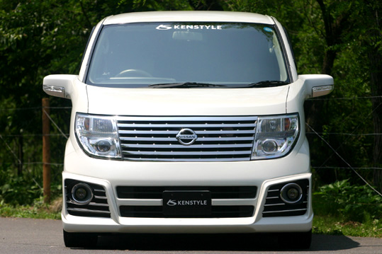 E51エルグランド後期ハイウェイスター用エアロパーツ E51エルグランド後期ハイウェイスター用エアロパーツ