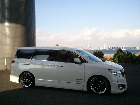ケンスタイルE52エルグランド用エアロパーツ ケンスタイルE52エルグランド用エアロパーツ