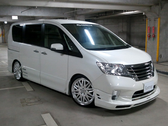ケンスタイルC26セレナハイウェイスター用エアロパーツ ケンスタイルC26セレナハイウェイスター用エアロパーツ
