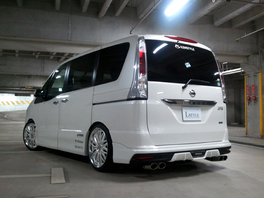 ケンスタイルC26セレナハイウェイスター用エアロパーツ ケンスタイルC26セレナハイウェイスター用エアロパーツ