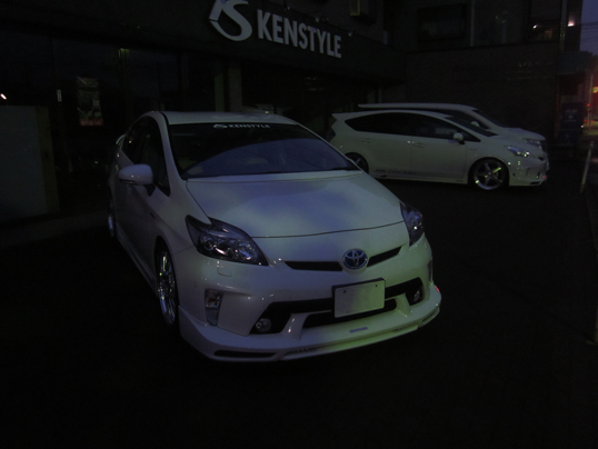 ケンスタイルZVW30プリウス後期エアロパーツデモカー ケンスタイルZVW30プリウス後期エアロパーツデモカー