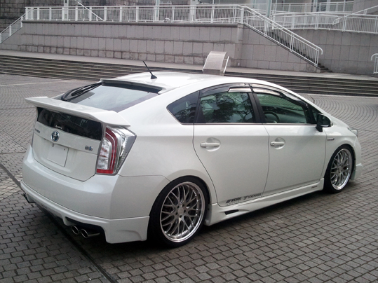 ZVW30プリウス後期ケンスタイルネクストエアロパーツ ZVW30プリウス後期ケンスタイルネクストエアロパーツ