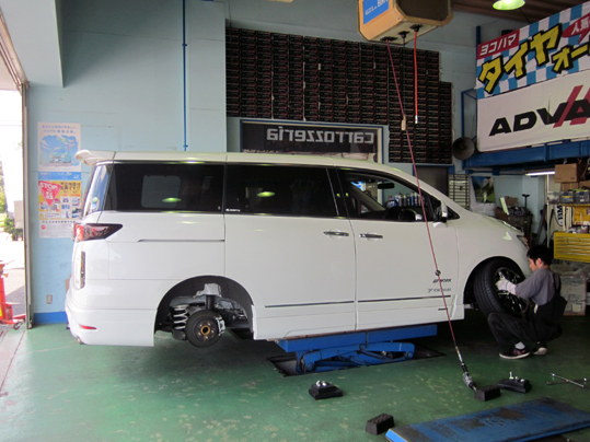ケンスタイルE52エルグランドハーフタイプエアロパーツデモカー ケンスタイルE52エルグランドハーフタイプエアロパーツデモカー