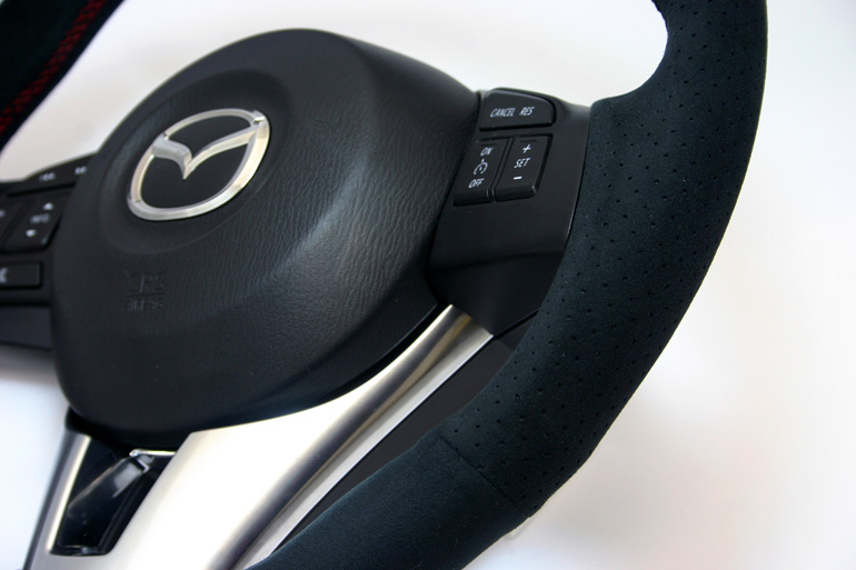 ケンスタイルCX-5用アルカンターラステアリング ケンスタイルCX-5用アルカンターラステアリング