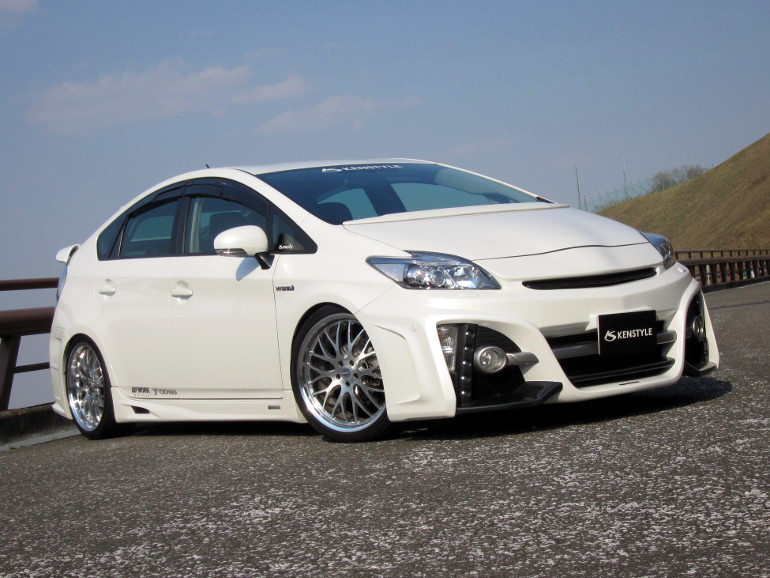 ケンスタイルZVW30プリウス後期用バンパータイプエアロパーツ ケンスタイルZVW30プリウス後期用バンパータイプエアロパーツ