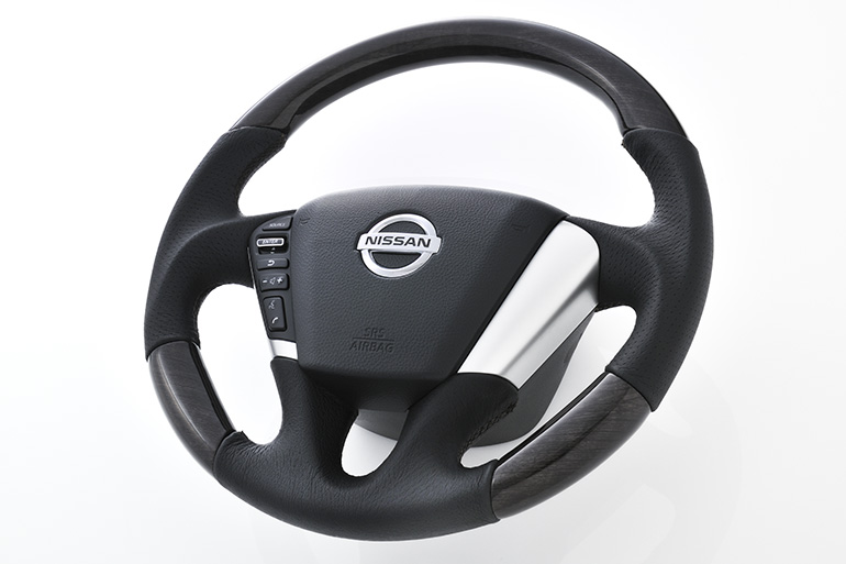 E52エルグランド用ケンスタイルオリジナルステアリング E52エルグランド用ケンスタイルオリジナルステアリング