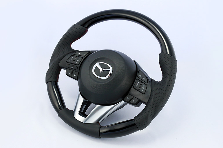 ケンスタイル(CX-5/CX-3/アクセラ/デミオ)ピアノブラック/レザーコンビステアリング ケンスタイル(CX-5/CX-3/アクセラ/デミオ)ピアノブラック/レザーコンビステアリング