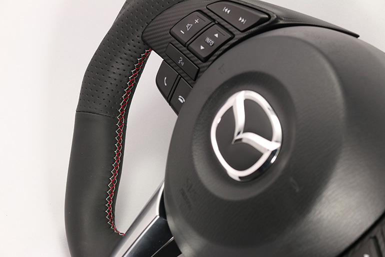 ケンスタイルカーボン/レザーコンビステアリングforアクセラ/デミオ/CX-3/CX-5 ケンスタイルカーボン/レザーコンビステアリングforアクセラ/デミオ/CX-3/CX-5