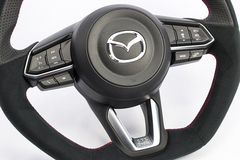 ケンスタイル|アクセラ後期・CX-3/デミオ(H28.11~)用ウルトラスエード/レザーコンビステアリング ケンスタイル|アクセラ後期・CX-3/デミオ(H28.11~)用ウルトラスエード/レザーコンビステアリング