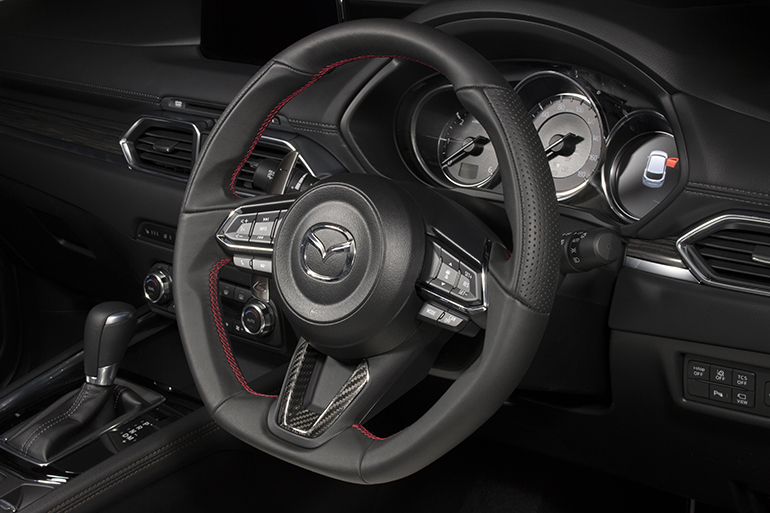 CX-8対応MD01C オールブラックレザー&ドライカーボンパネル CX-8対応MD01C オールブラックレザー&ドライカーボンパネル