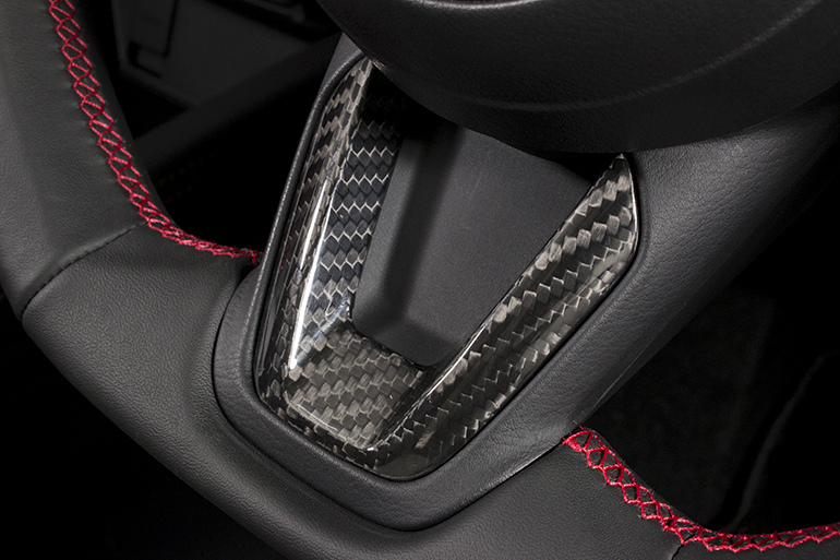 ケンスタイルCX-5(KF)/CX-3(2016.11-)/デミオ(2016.11-)/アクセラ(BM/BY後期)用オールブラックレザーステアリング ケンスタイルCX-5(KF)/CX-3(2016.11-)/デミオ(2016.11-)/アクセラ(BM/BY後期)用オールブラックレザーステアリング