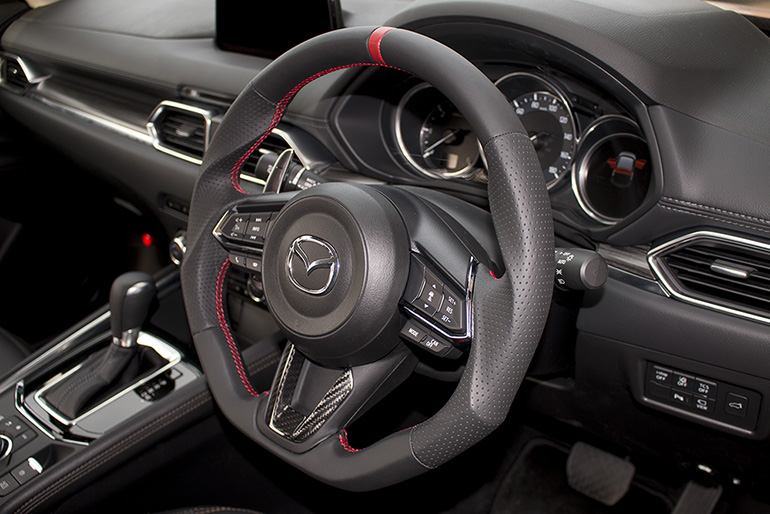 KF系CX-5、BM系アクセラ後期、平成28年11月以降のCX-3およびDJ系デミオ用、ブラックレザー/レッドライン KF系CX-5、BM系アクセラ後期、平成28年11月以降のCX-3およびDJ系デミオ用、ブラックレザー/レッドライン