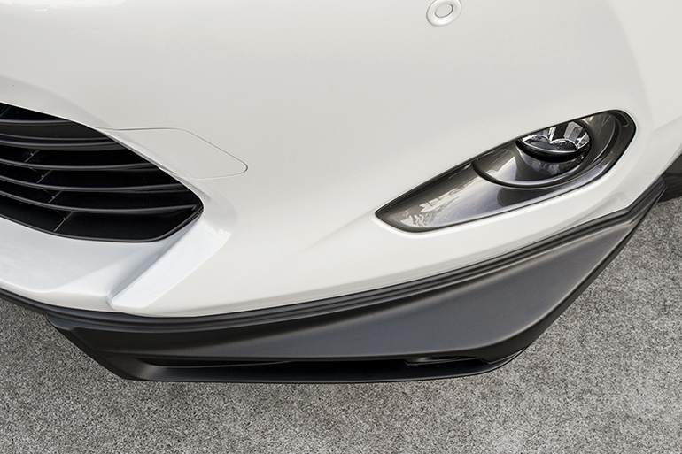 ケンスタイルの前期型&後期型ハリアー用エアロパーツ「LEDフロントコーナースポイラー」 ケンスタイルの前期型&後期型ハリアー用エアロパーツ「LEDフロントコーナースポイラー」