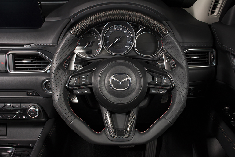 CX-5/CX-3/アクセラ/デミオ用ケンスタイルカーボン/レザーコンビステアリング CX-5/CX-3/アクセラ/デミオ用ケンスタイルカーボン/レザーコンビステアリング