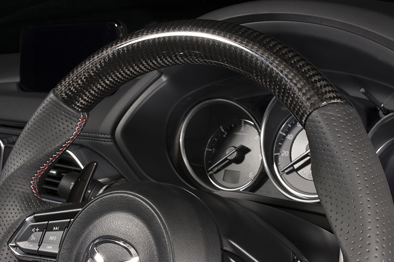 CX-5/CX-3/アクセラ/デミオ用ケンスタイルカーボン/レザーコンビステアリング CX-5/CX-3/アクセラ/デミオ用ケンスタイルカーボン/レザーコンビステアリング