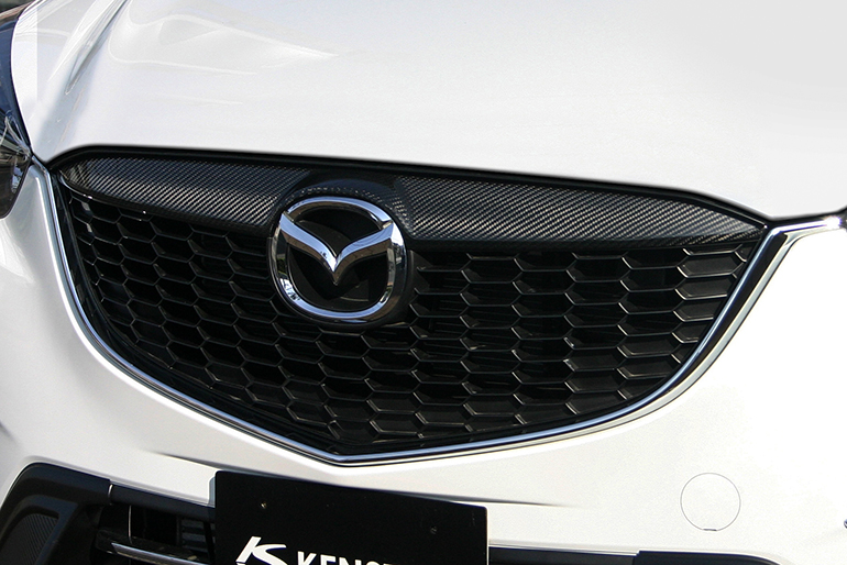 ケンスタイルKE系CX-5前期用カーボングリルガーニッシュ ケンスタイルKE系CX-5前期用カーボングリルガーニッシュ